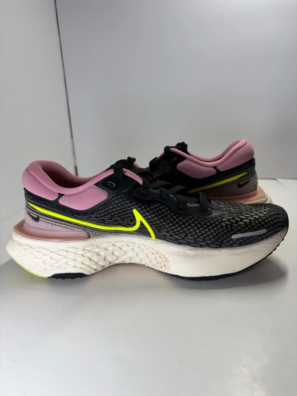 Nike Zoom X Invincible Run Flyknit Volt Pink Athletic Running Shoe Women's US 9